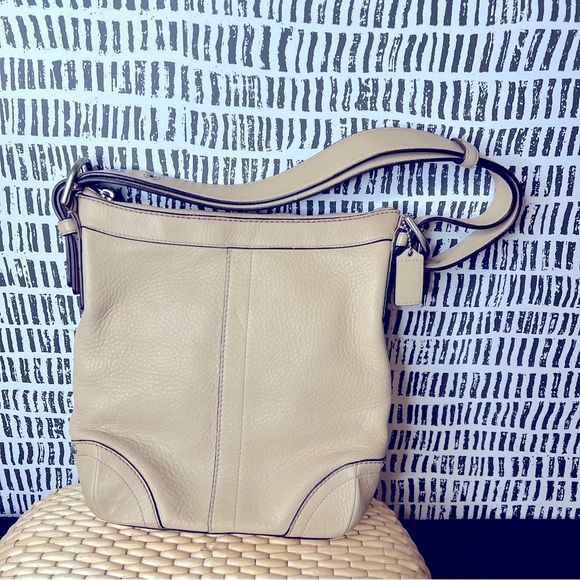 Coach pebble N9X0882-F12319 handbag in cream - Picture 5 of 13